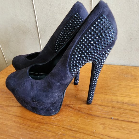 Black suede women's heels, size 8 GUC - Picture 1 of 3